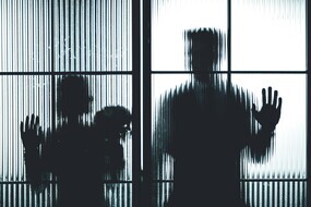 Подростки берутся за ножи: что делать родителям и учителям